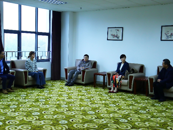 信息管理学院法学院人文艺术学院联合举办书记校长访企